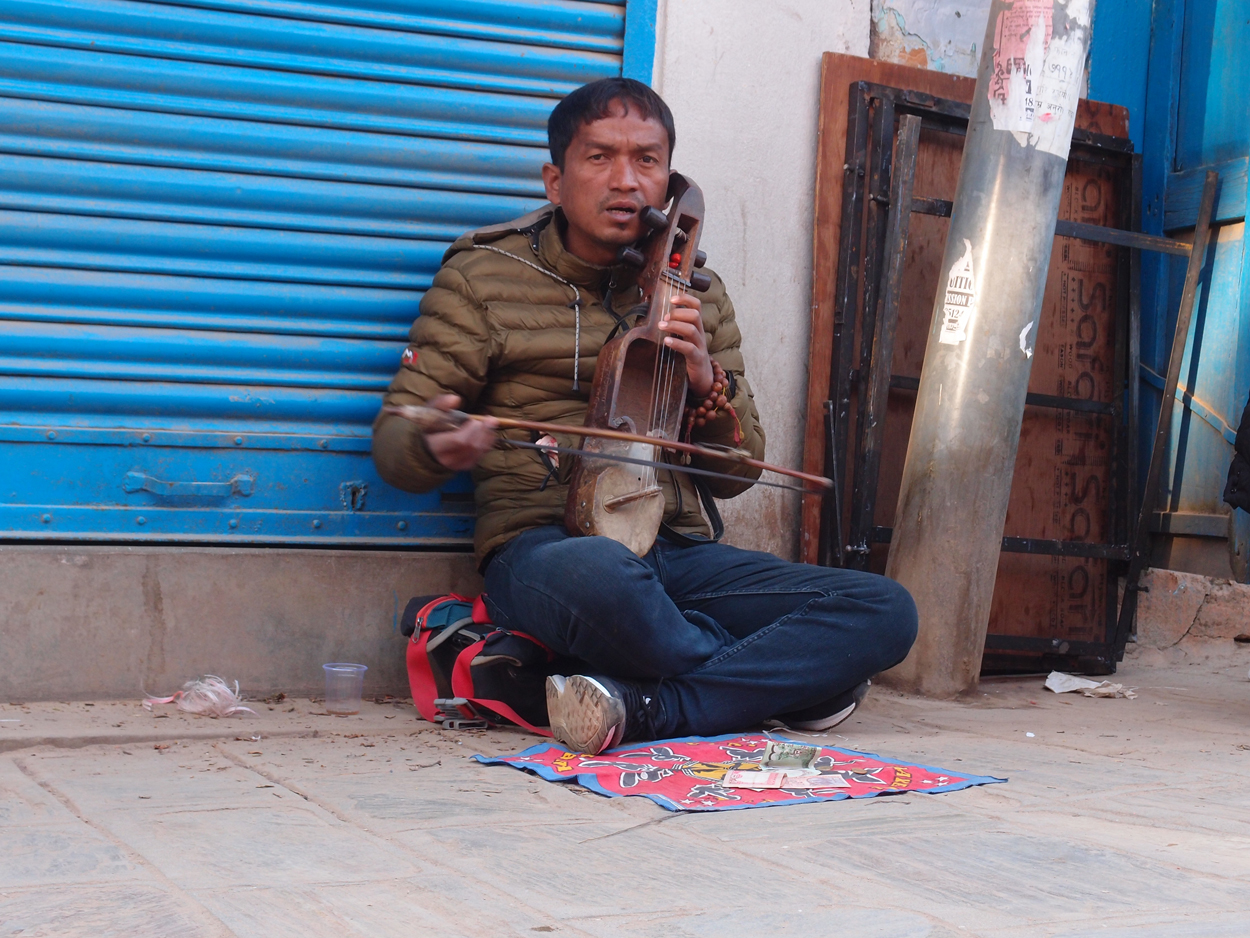 2018-01-17 15 Uhr - Boudha Strassenmusiker (Audio, Foto, Video) 